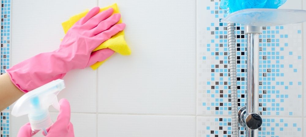 Cleaning products for the bathroom